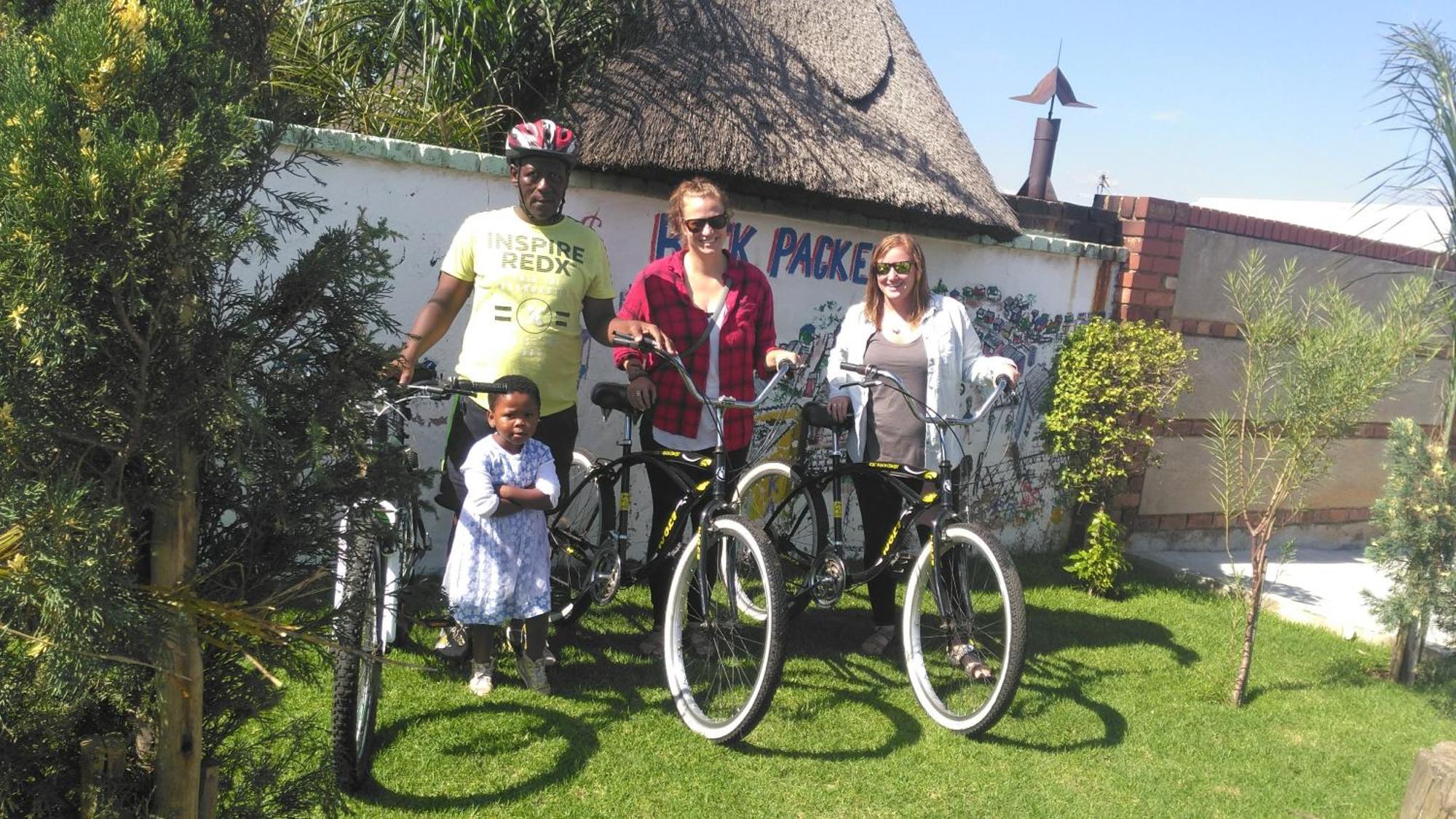 Хостел Authentic Bicycle Tours And Backpackers Соуэто Номер фото